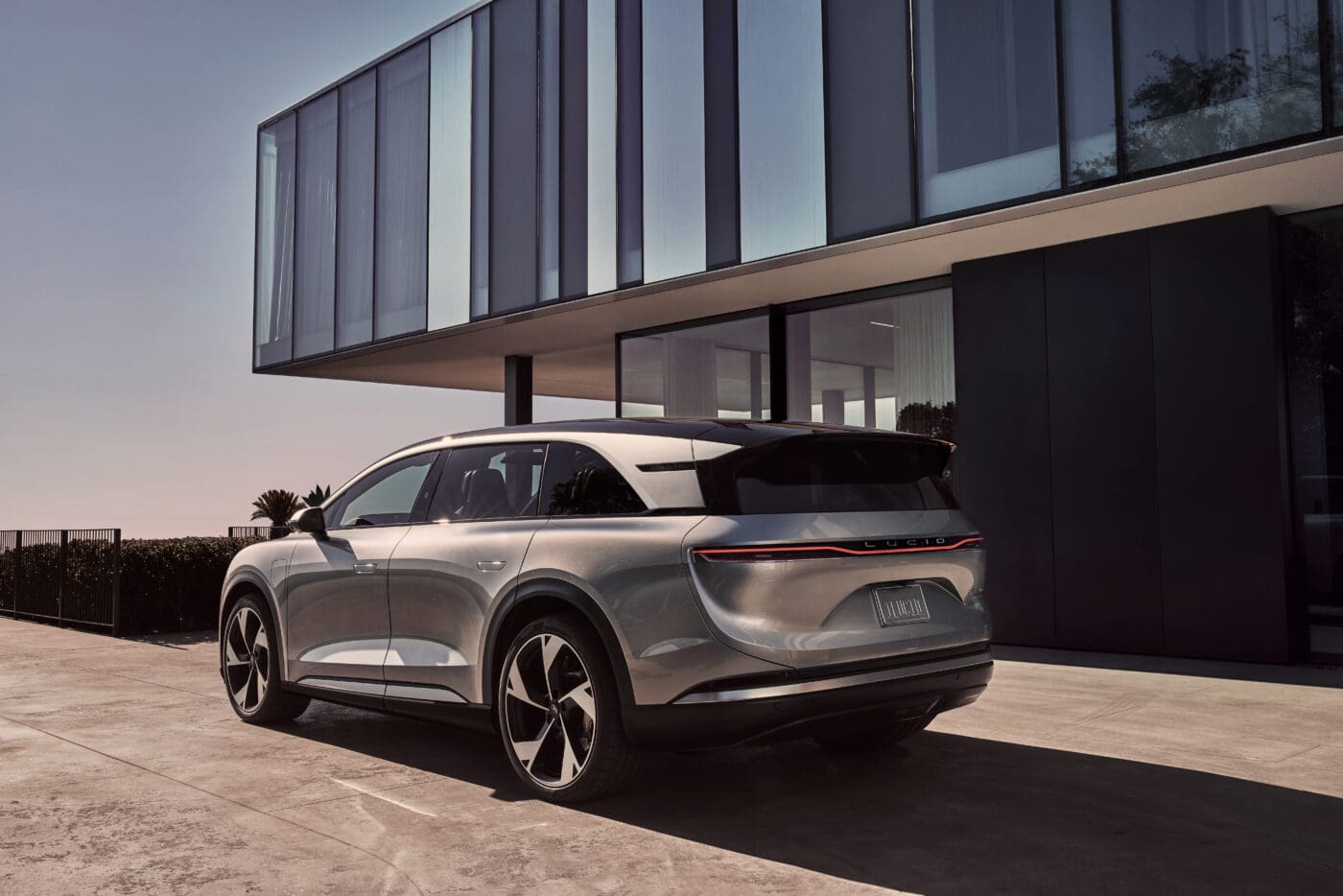 Lucid Gravity electric SUV unveiled with 440-mile range