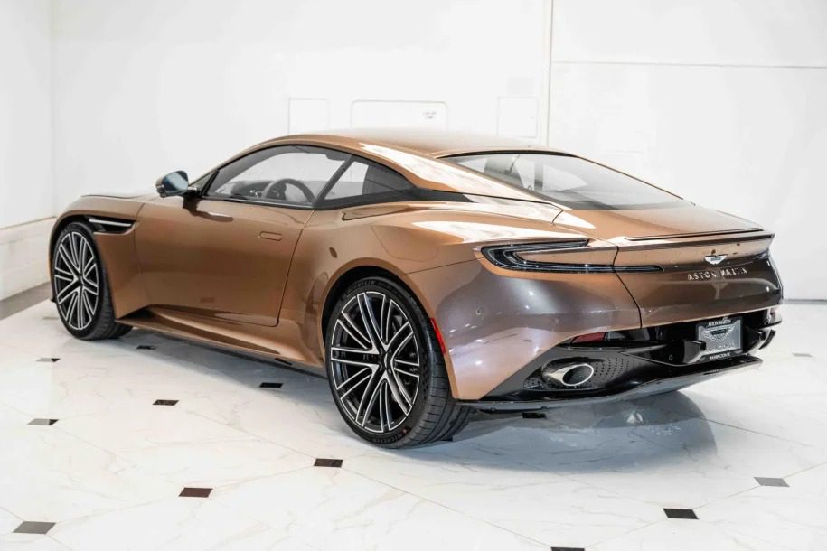 2024 aston martin db12 304100 1 (1)