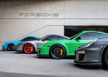 dupontregistry on X: 2023 Porsche 911 GT3 RS Weissach presented