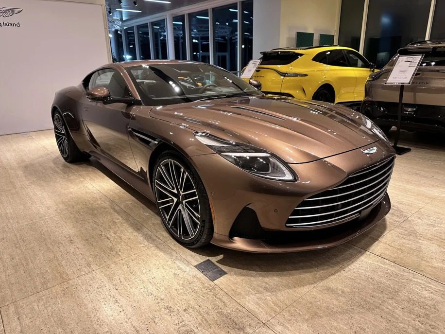 2024 aston martin db12 304100 5