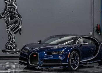 Driving the $4M 1,600 HP Bugatti Chiron Super Sport