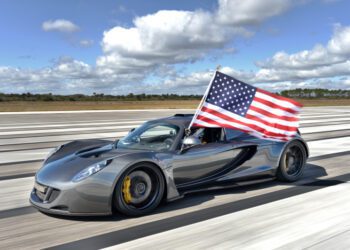 Hennessey Venom GT 270.4 mph KSC 800px 011