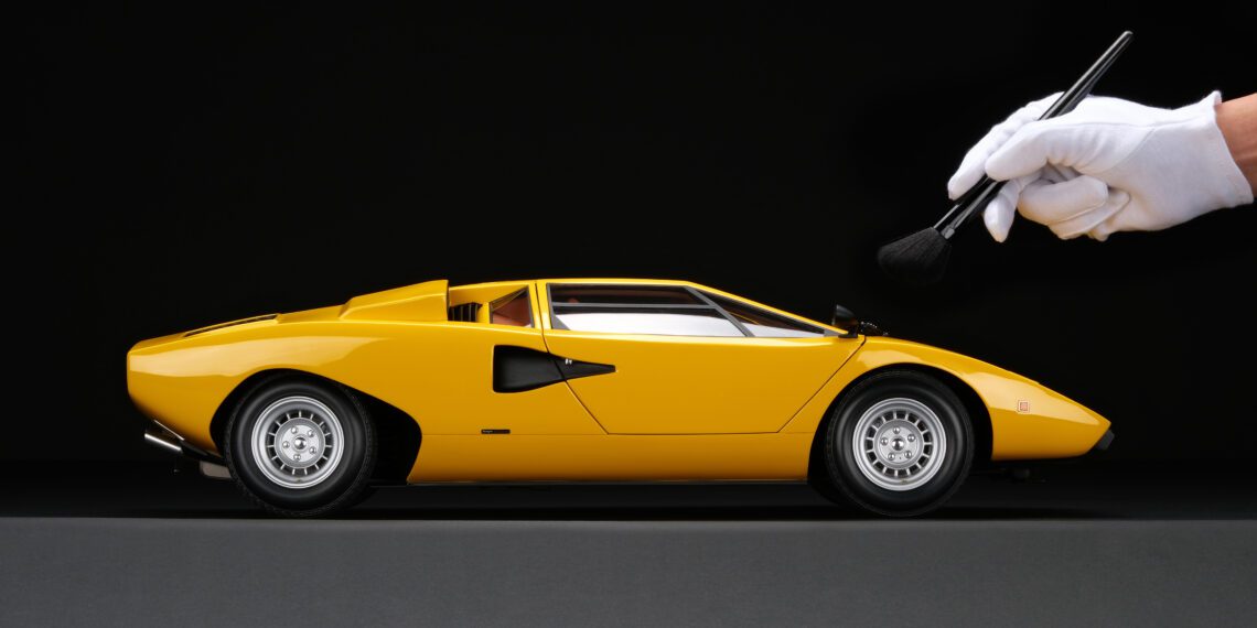 Lamborghini Countach Giallo (Yellow) 1.8 scale (2)