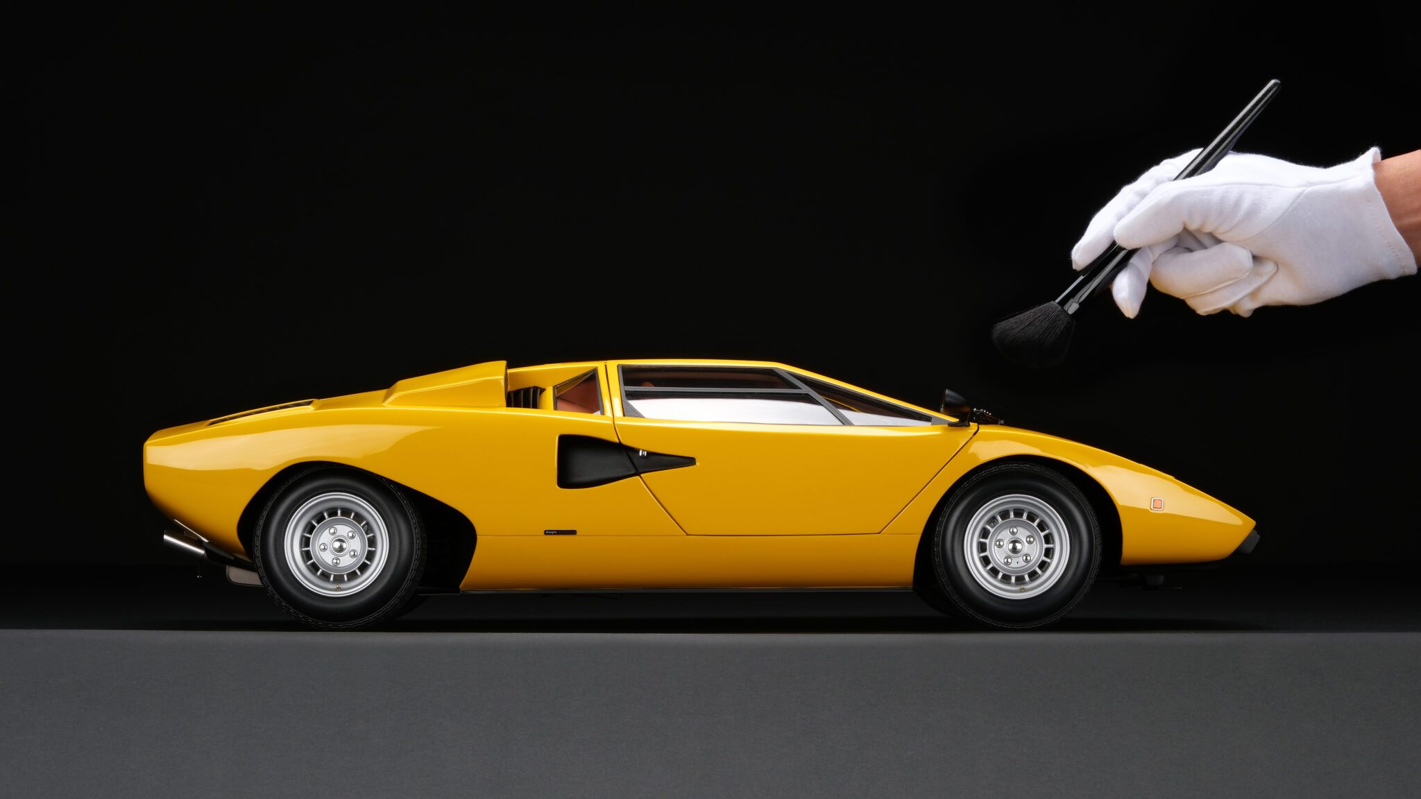 Lamborghini Countach Giallo (Yellow) 1.8 scale (2)