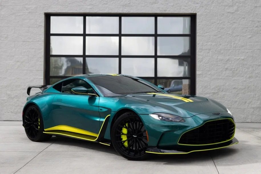 2023 aston martin v12 vantage (1)