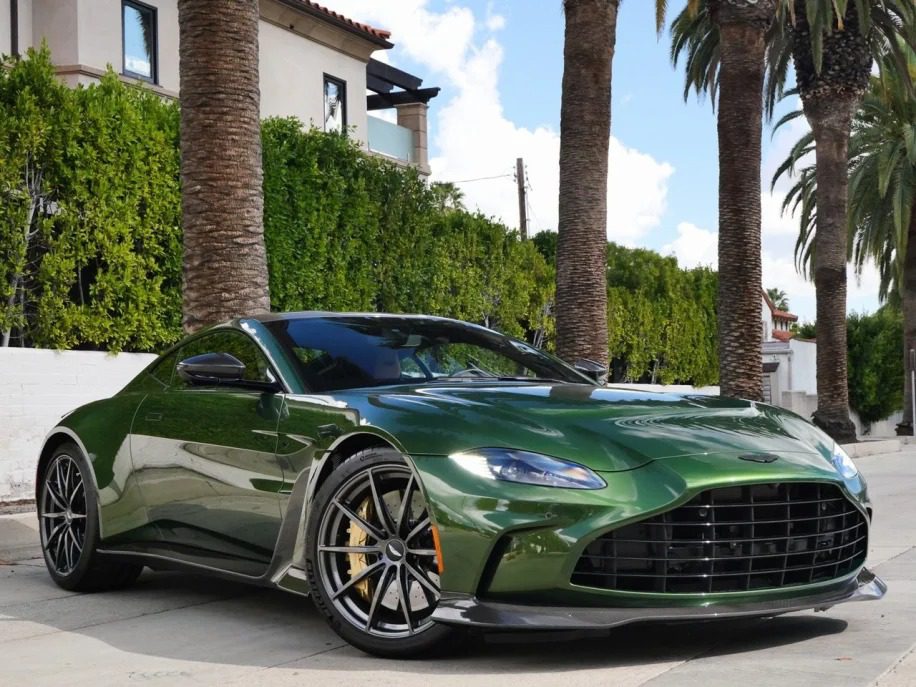 2023 aston martin v12 vantage (1)