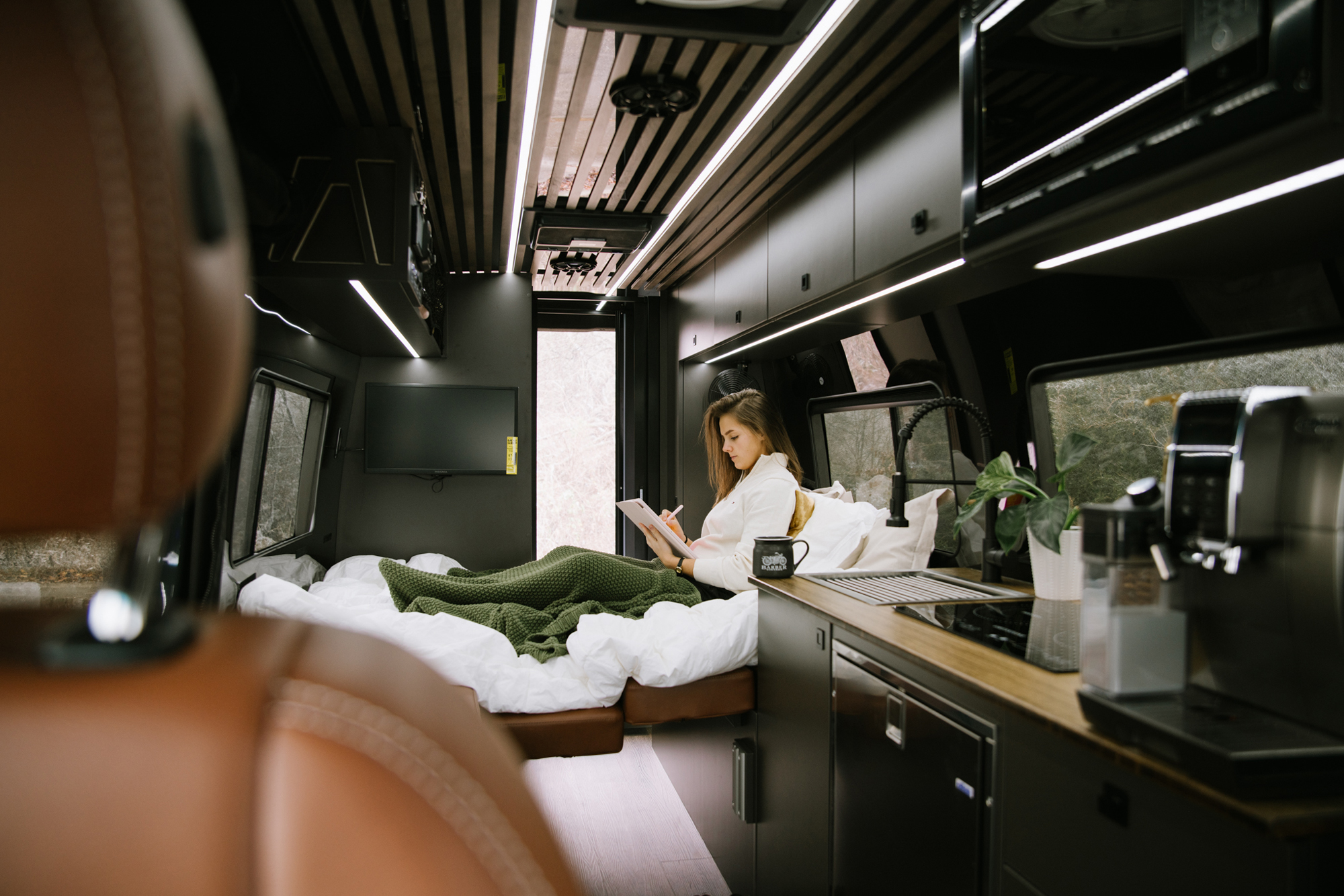 Discover the Ultimate in Adventure and Luxury with the 27North Venture Mercedes - Benz Sprinter®
