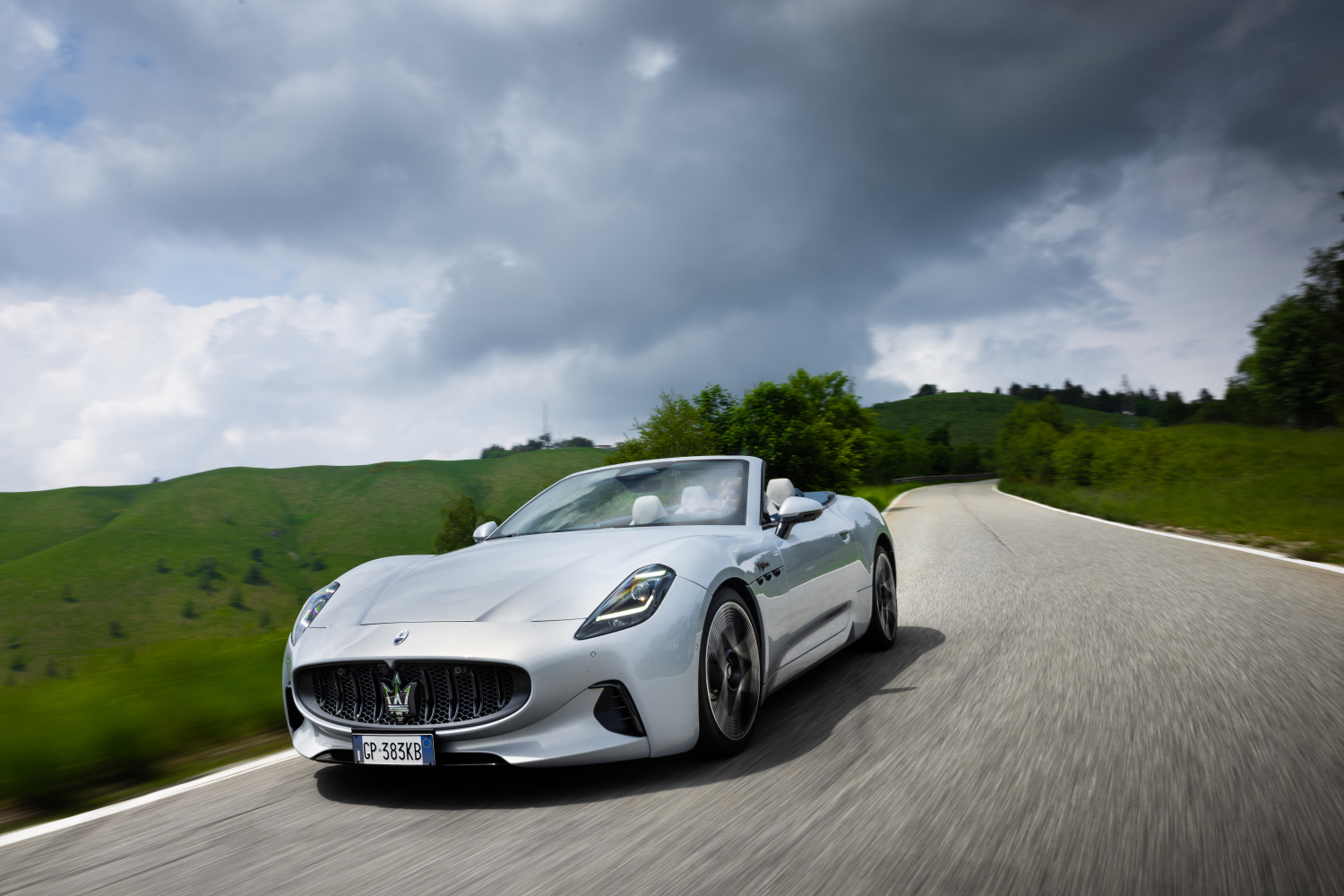 Small 24624 03 maserati grancabrio folgore bianco astro