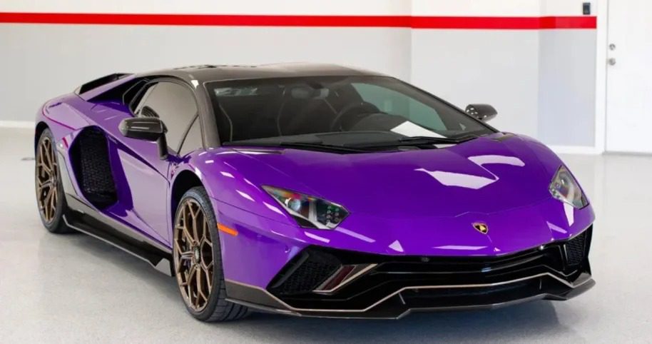 2022 lamborghini aventador ulti