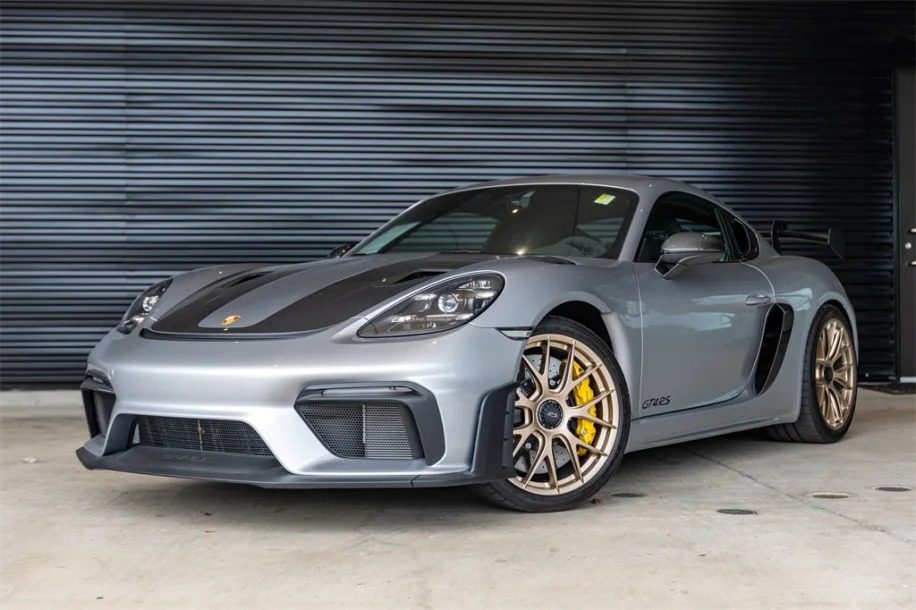 2024 porsche 718 cayman gt4 r