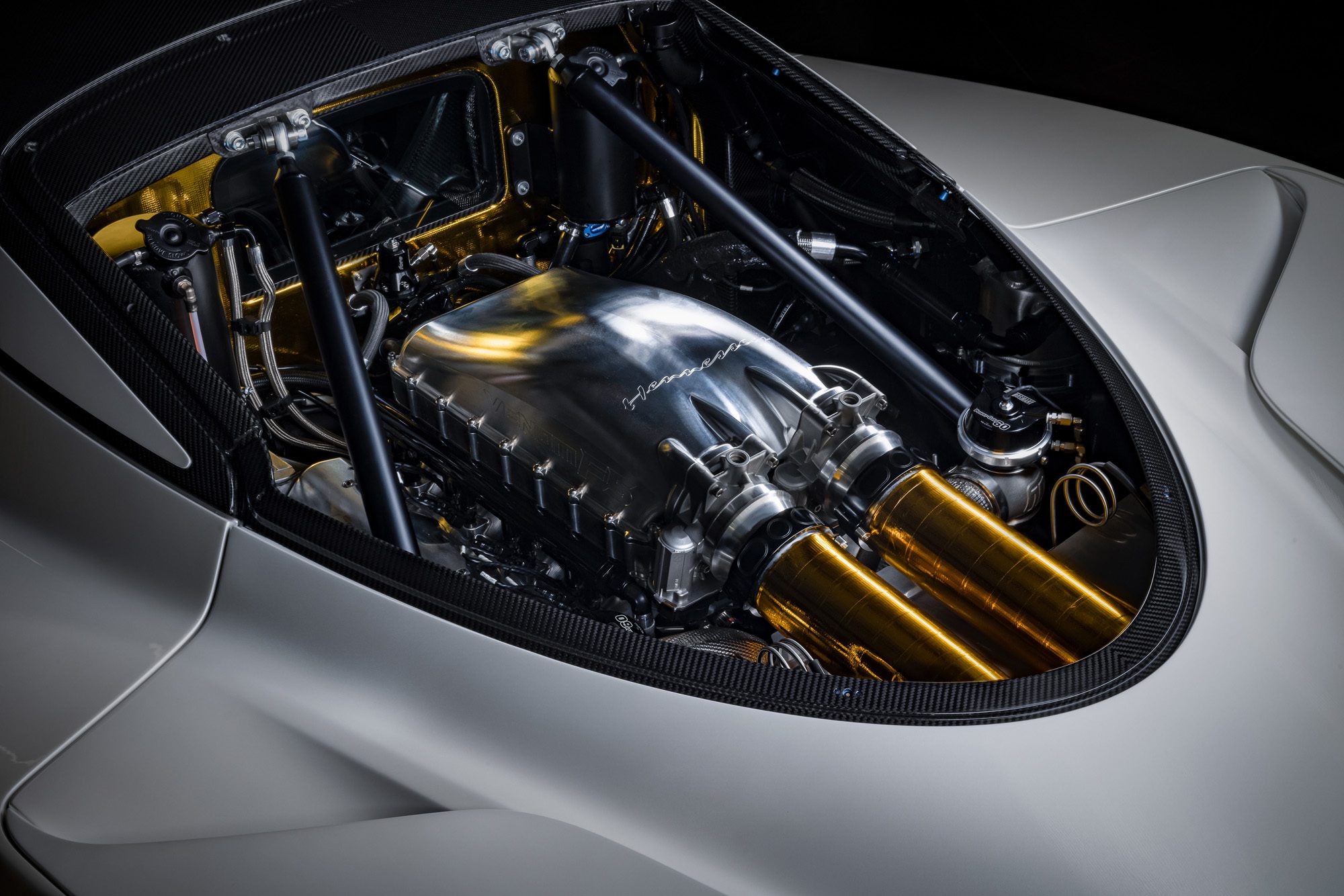 F5 05 Engine Bay