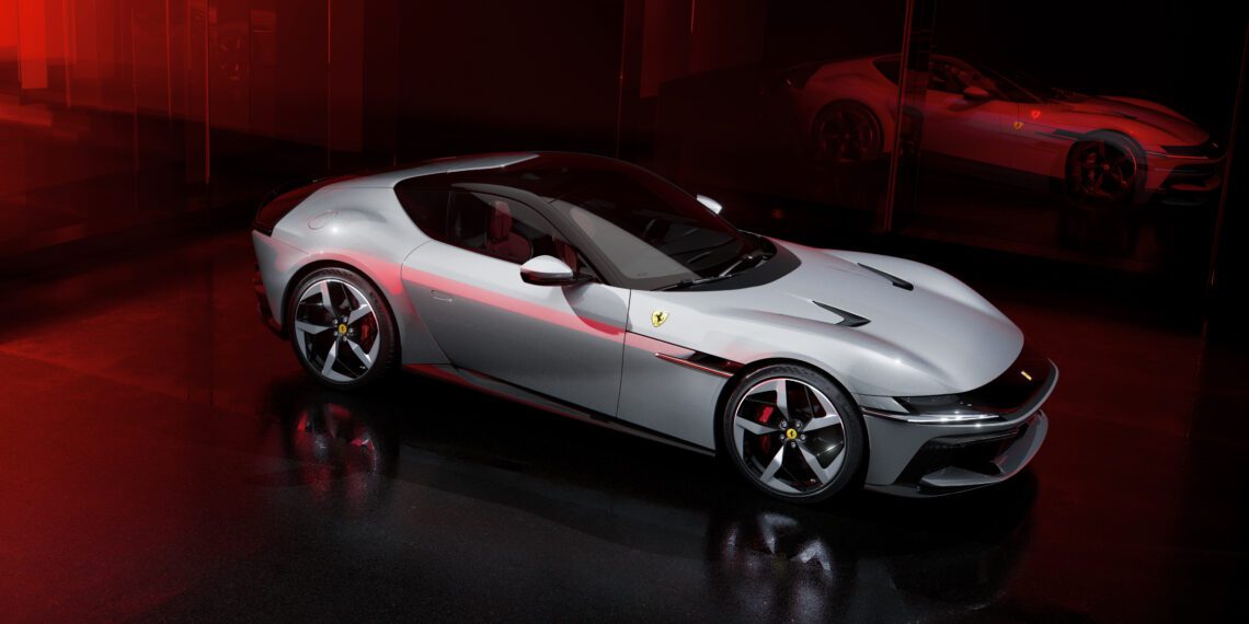 New Ferrari V12 ext 02 Design white media 1019f8ee bb5d 4b94 bbe3 3829985e42fb