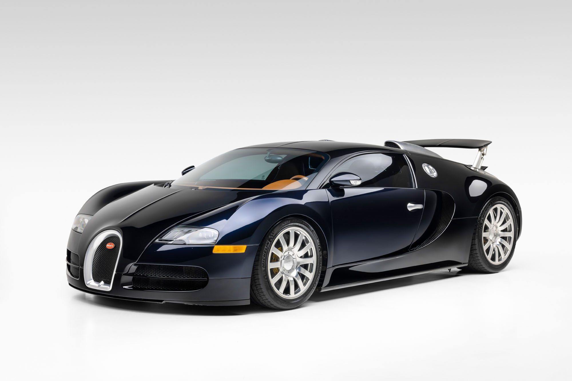 JC24 r105 2006 Bugatti Veyron 16.4 001