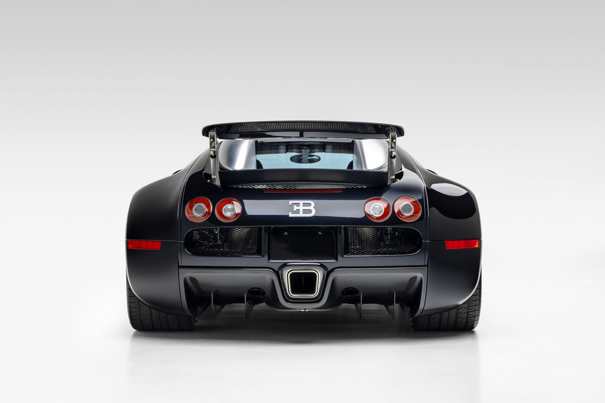 JC24 r105 2006 Bugatti Veyron 16.4 005