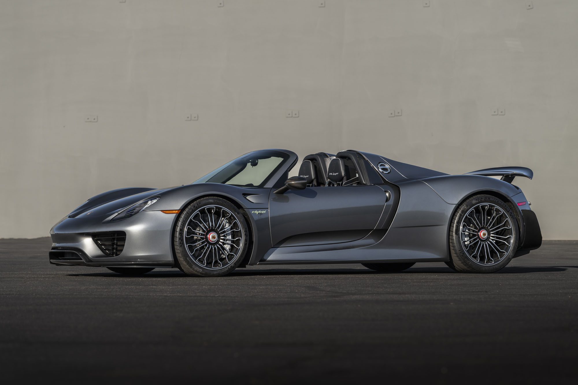 JC24 r167 2015 Porsche 918 Spyder Weissach Package 003