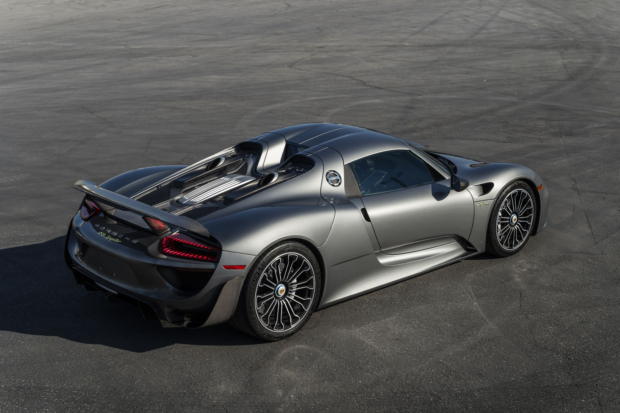 JC24 r167 2015 Porsche 918 Spyder Weissach Package 008