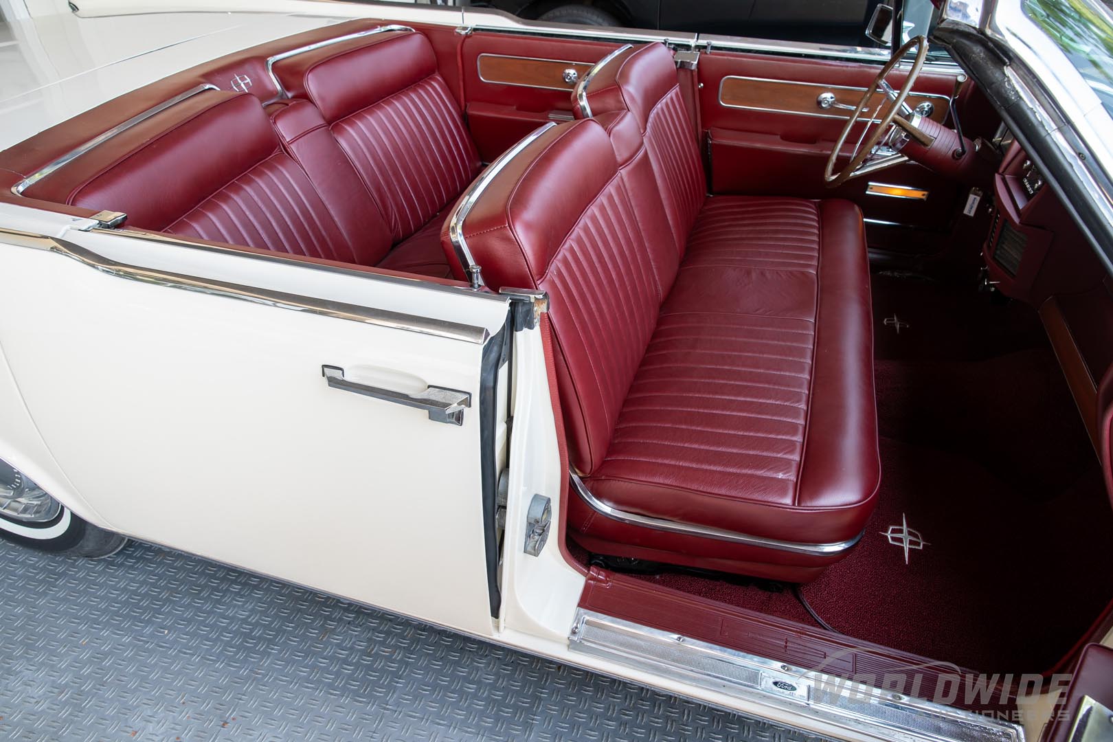 1962 Lincoln Continental Convertible 4