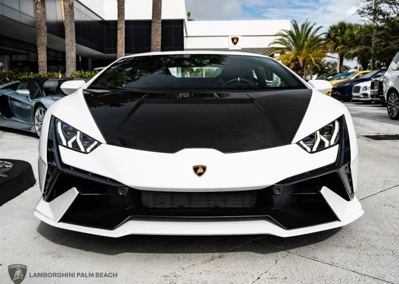 Explore Lamborghini Palm Beach’s Extensive Inventory Of Selezione Pre-Owned Supercars