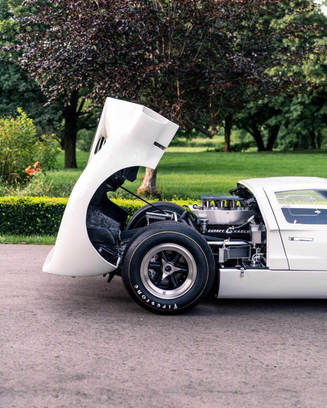 white GT40 house 37