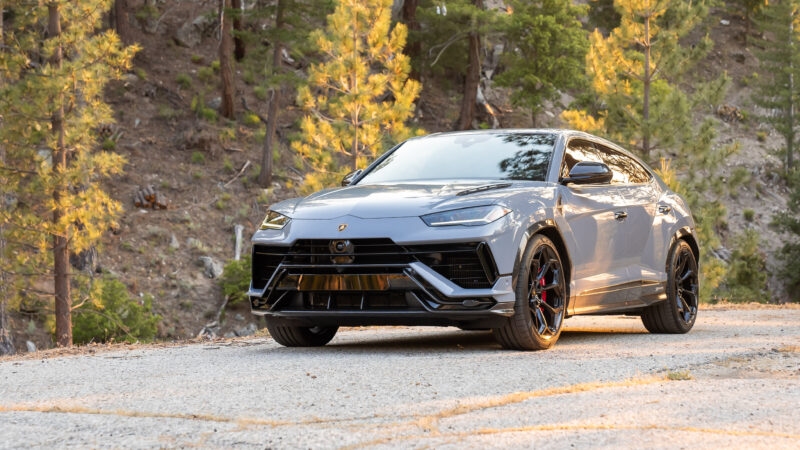 An image of a Lamborghini Urus Performante parked outdoors.