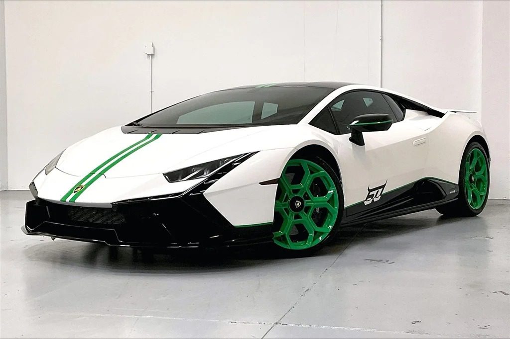 Rare 1-of-60 2023 Lamborghini Huracán Tecnica 60th Anniversary