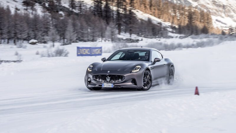 An image of a Maserati GranTurismo Folgore driving on an ice track.