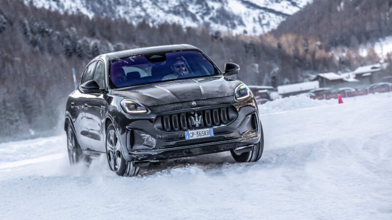 An image of a Maserati Grecale Folgore driving on an ice track.