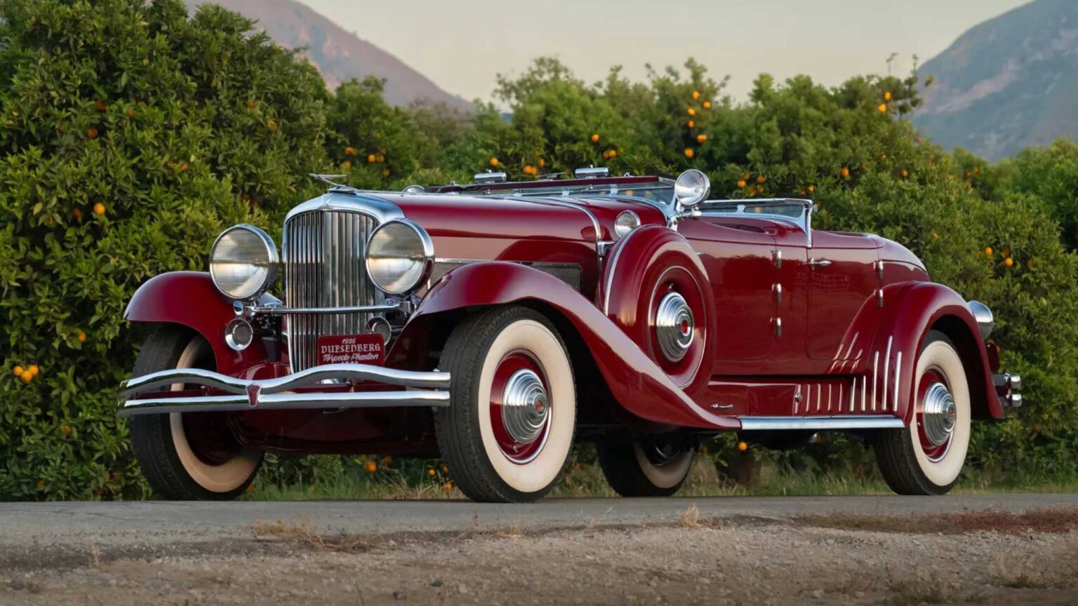 https://news.dupontregistry.com/wp-content/uploads/2025/08/1935-Duesenberg-Model-J-Torpedo-Phaeton-by-Walker-LaGrande-1536x864.jpg