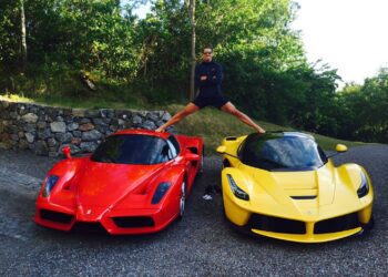 Zlatan Ibrahimović Poses for Instagram on the Roof of His Ferrari LaFerrari and Enzo