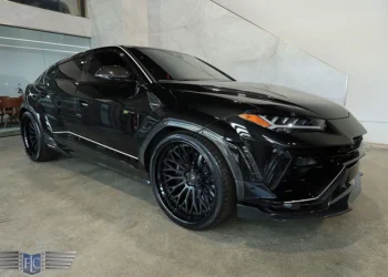 Ultra-RARE 2023 Lamborghini Urus Performante Essenza SCV12 Edition For Sale